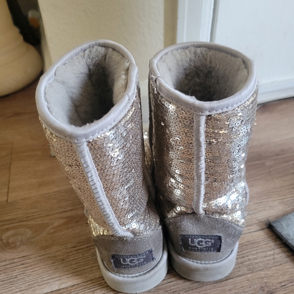 Ugg sequins 3161  boots size 7 gold - Picture 4 of 7